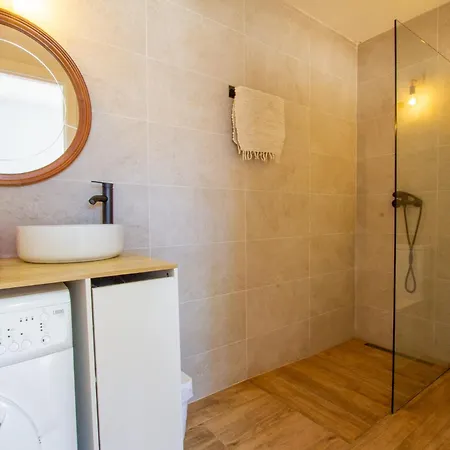 Rubi Вілла Нерха